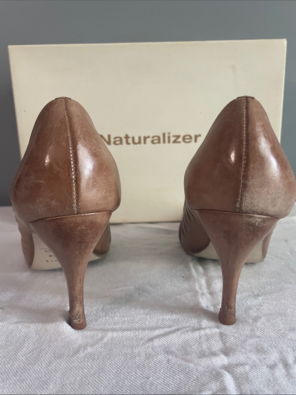 Naturalizer Brown Cutout Leather Heels - Picture 4 of 9